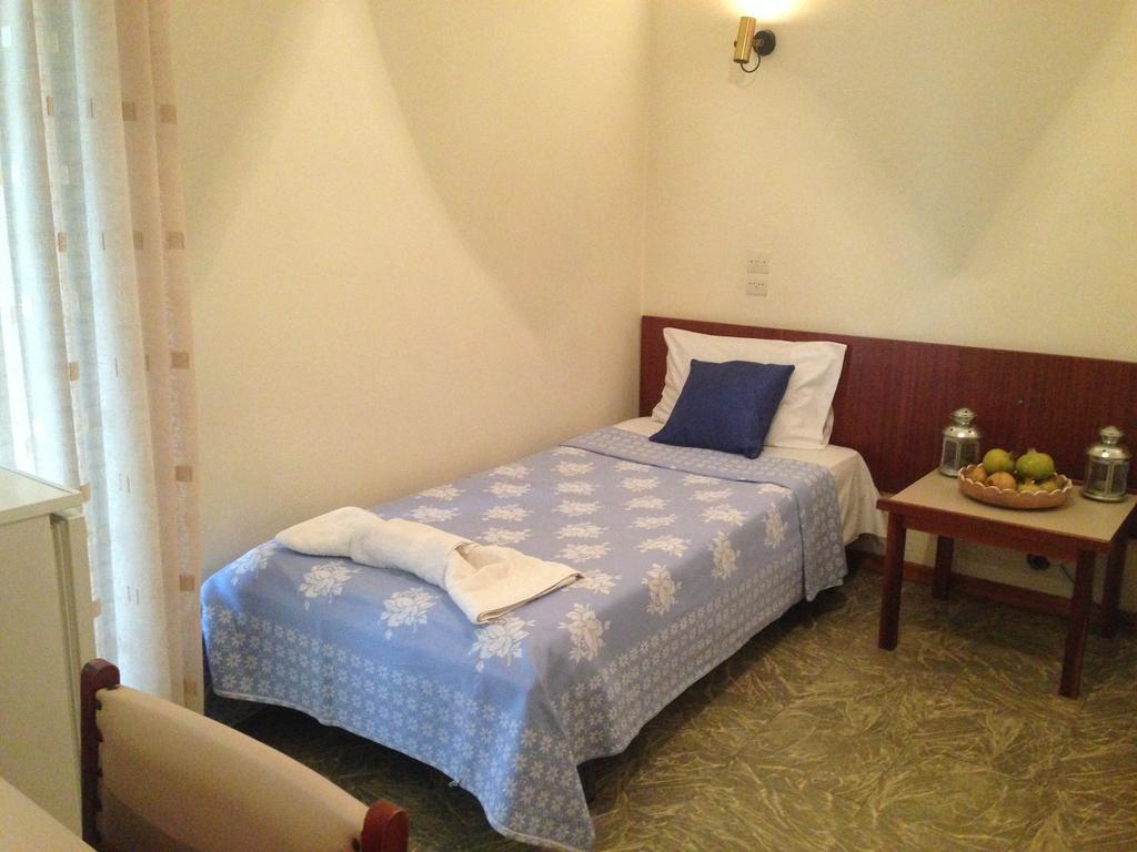 Noufara Hotel Kaména Voúrla Eksteriør bilde