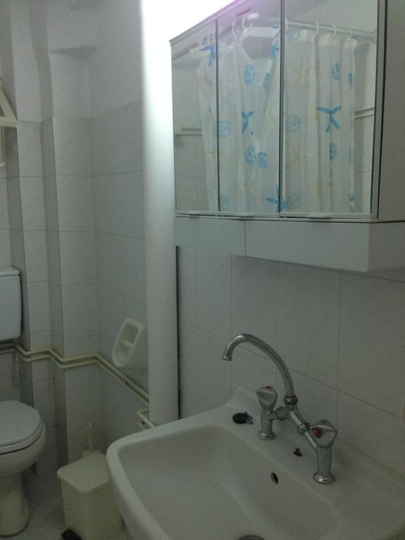 Noufara Hotel Kaména Voúrla Rom bilde